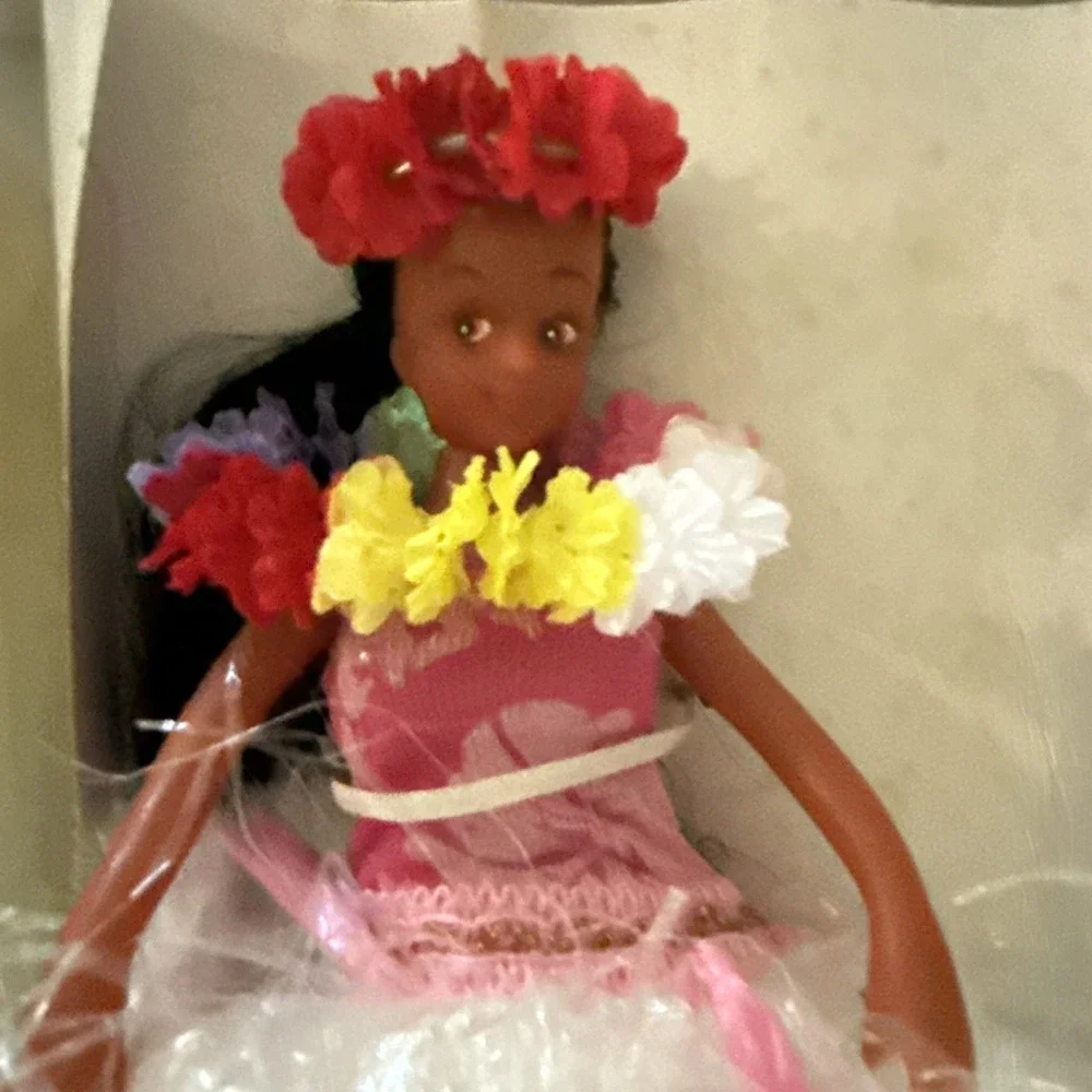 Vintage Tzu Ling Inc.  Hula Doll Musical Dancing Doll Dashboard Doll New‎ In Box